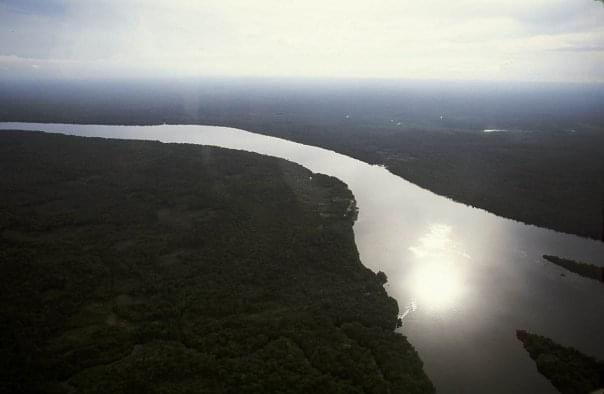 Rio Negro em seu início, Cassiquiare e Guiana (Foto: Juan Pratginestós)